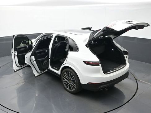 Certified 2020 Porsche Cayenne AWD/4WD image 27