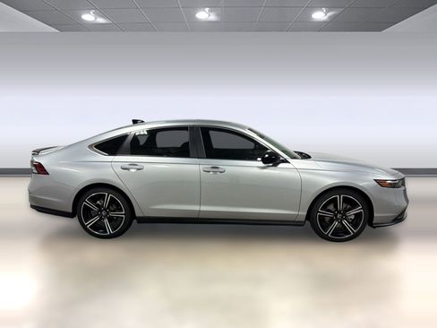 Used 2025 Honda Accord Sport image 7