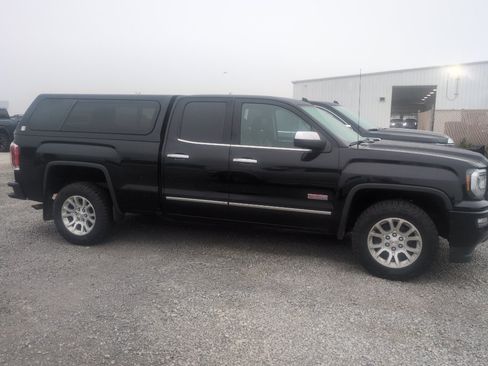 Used 2016 GMC Sierra 1500 SLE w/ All-Terrain Package AWD/4WD image 4
