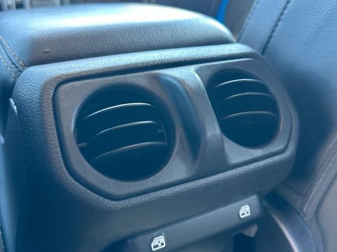 Used 2022 Jeep Wrangler Unlimited Sahara AWD/4WD image 24