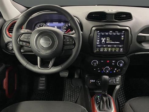 Used 2022 Jeep Renegade Trailhawk w/ Trailer Tow Group image 5