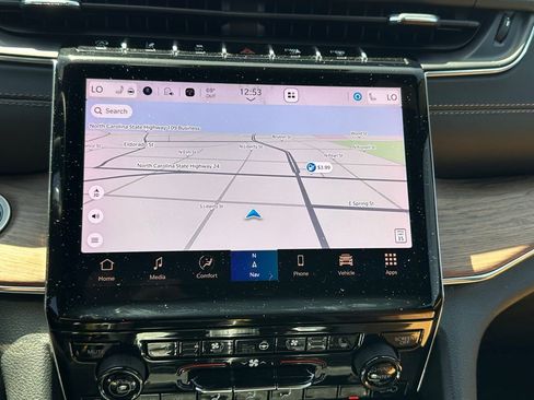 Used 2024 Jeep Grand Cherokee L Summit w/ Luxury Tech Group V image 34