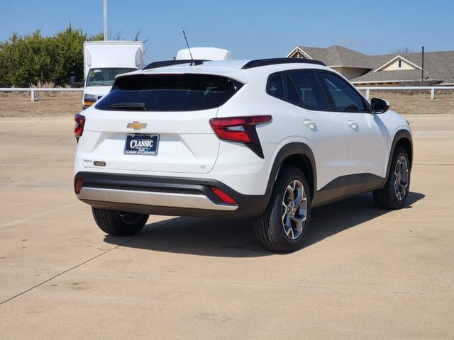New 2026 Chevrolet Trax LT w/ Driver Confidence Package FWD image 7