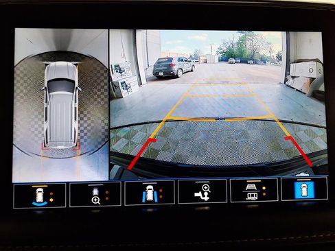 Used 2021 GMC Yukon SLT w/ SLT Luxury Plus Package image 12