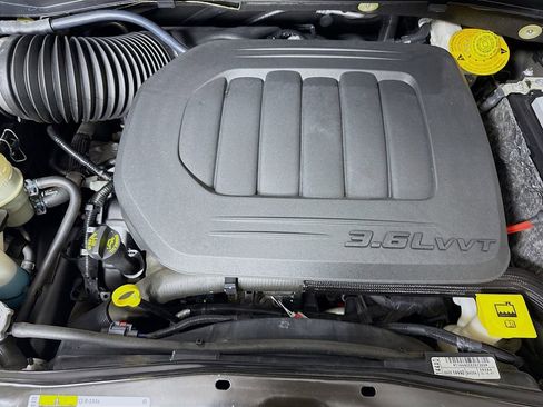 Used 2019 Dodge Grand Caravan SXT image 33