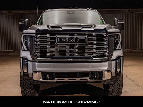 Used 2025 GMC Sierra 3500 Denali w/ Denali Reserve Package image 4