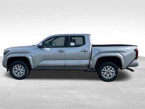 New 2026 Toyota Tacoma SR5 AWD/4WD image 2