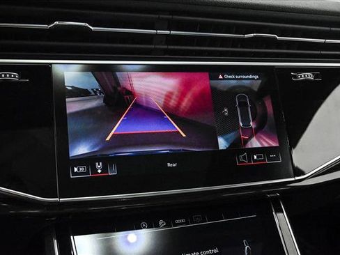 Certified 2025 Audi Q7 2.0T Premium Plus image 14