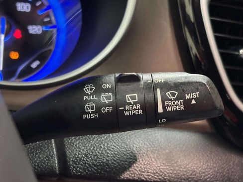 Used 2021 Chrysler Voyager Lxi FWD image 34