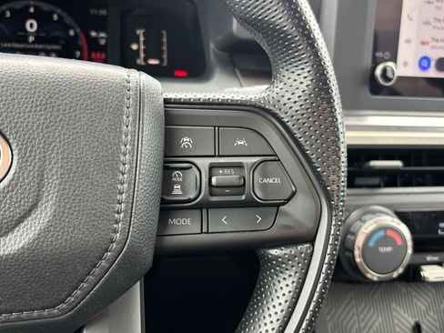 Used 2025 Toyota Tacoma SR5 AWD/4WD image 18