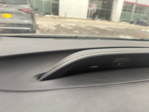 Used 2016 Toyota Prius Two image 7