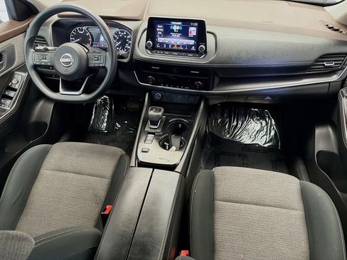 Used 2023 Nissan Rogue SV FWD image 12
