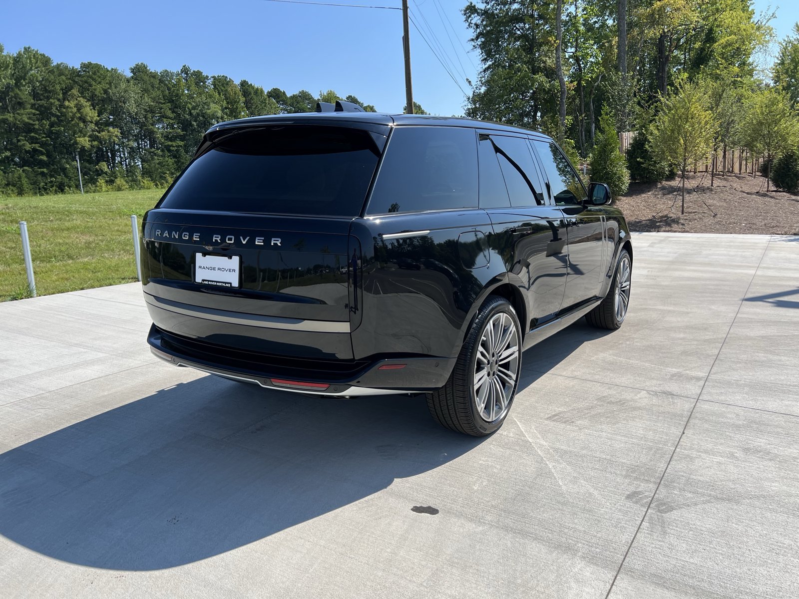 New 2026 Land Rover Range Rover SE AWD/4WD image 2