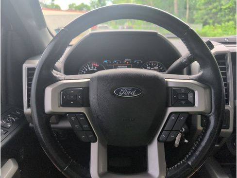 Used 2021 Ford F250 Lariat w/ Chrome Package image 26