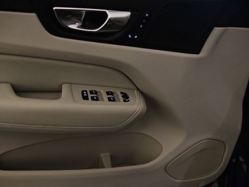 Used 2023 Volvo XC60 B5 Ultimate w/ Climate Package image 26