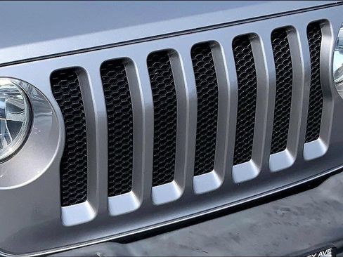 Used 2018 Jeep Wrangler Unlimited Sport S AWD/4WD image 28