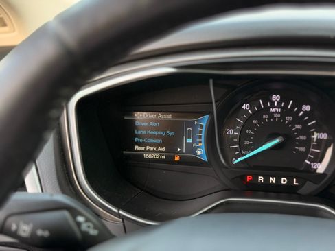 Used 2018 Ford Fusion SE w/ Equipment Group 602A FWD image 31