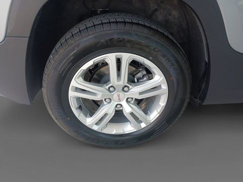 Used 2024 GMC Terrain SLE AWD/4WD image 10
