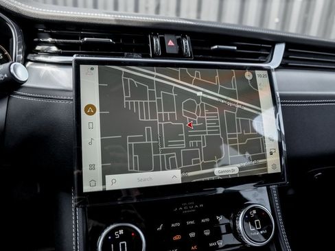 Used 2025 Jaguar F-PACE R-Dynamic S image 12