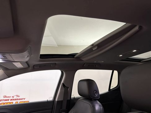 Used 2019 GMC Acadia SLT FWD image 15