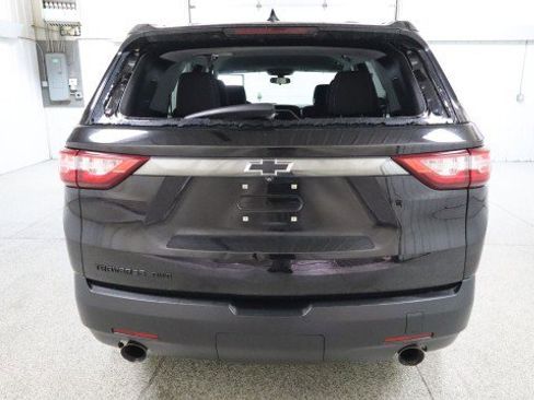Used 2020 Chevrolet Traverse LS w/ LPO, Blackout Package AWD/4WD image 8