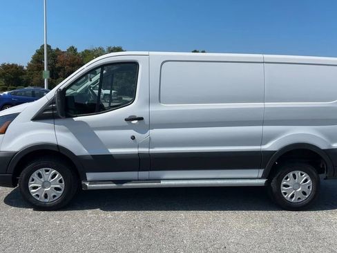 Used 2024 Ford Transit 250 Base w/ Exterior Upgrade Package image 31