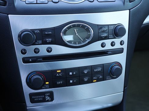 Used 2013 INFINITI G37 x w/ Premium Pkg image 27