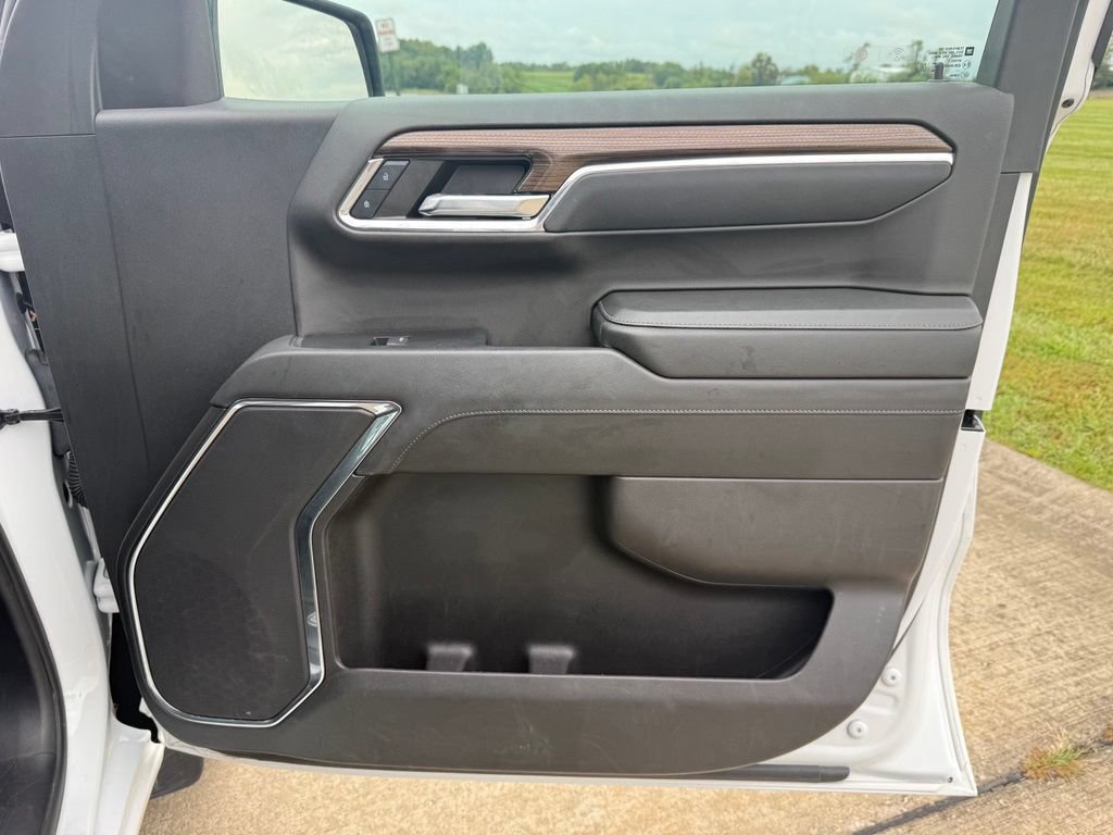 Used 2024 Chevrolet Silverado 1500 LT AWD/4WD image 20
