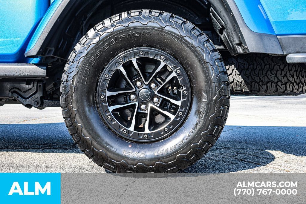 Used 2021 Jeep Gladiator Rubicon w/ Dual Top Group AWD/4WD image 16