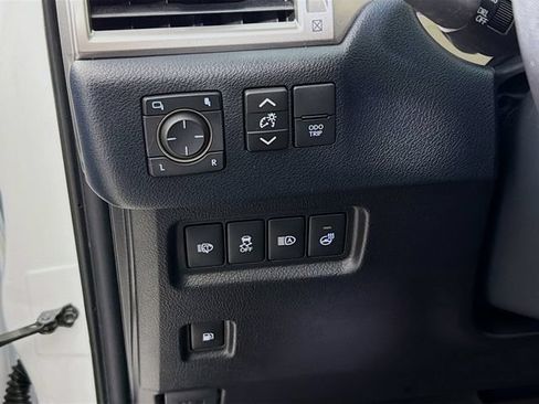 Used 2023 Lexus GX 460 Premium w/ Premium Package AWD/4WD image 15