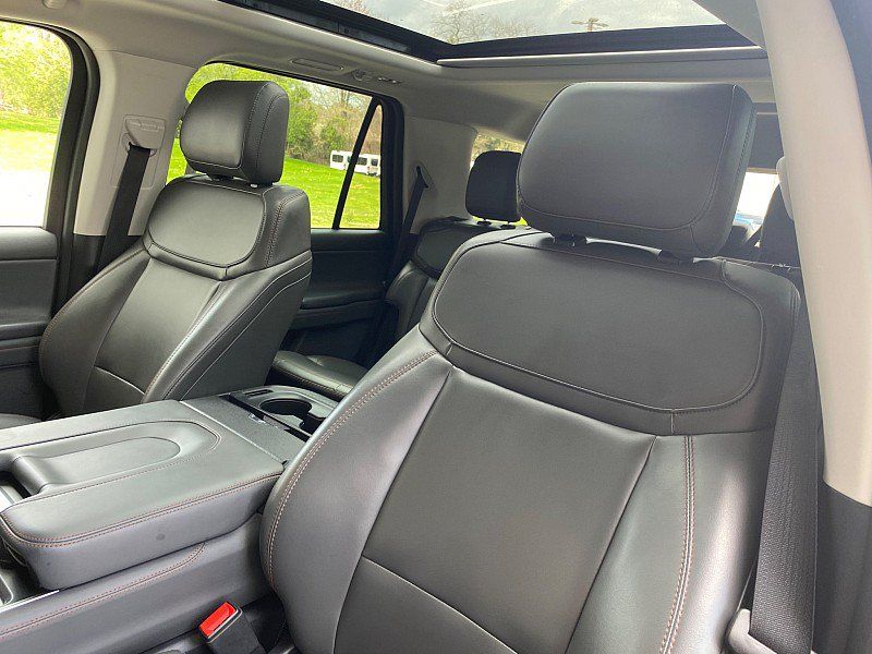 Certified 2025 Ford Expedition Active AWD/4WD image 25