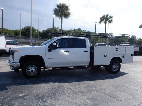 Used 2023 Chevrolet Silverado 3500 W/T w/ WT Convenience Package AWD/4WD image 2