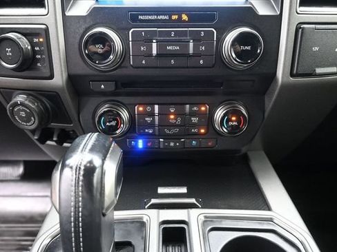 Used 2018 Ford F150 Raptor w/ Equipment Group 802A Luxury AWD/4WD image 28