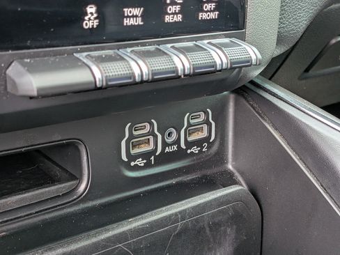 Used 2020 RAM 1500 Laramie AWD/4WD image 29