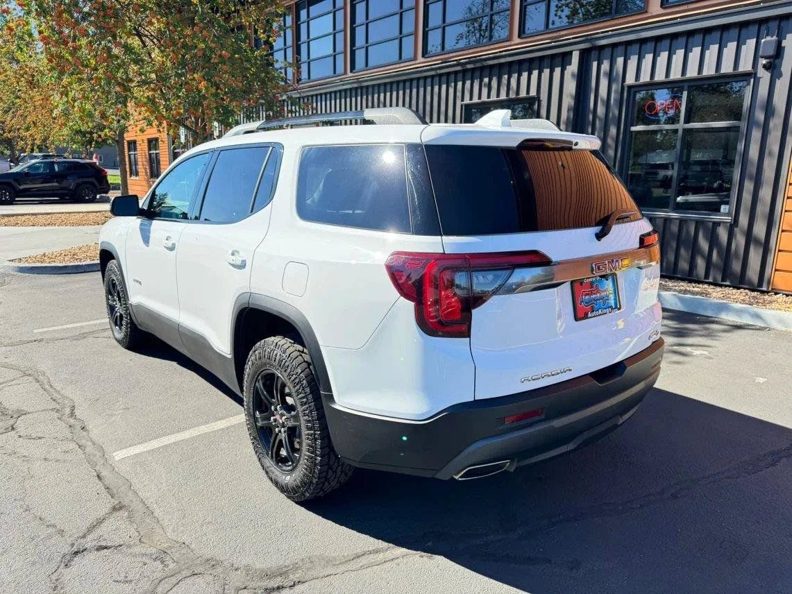 Used 2023 GMC Acadia AT4 AWD/4WD image 3