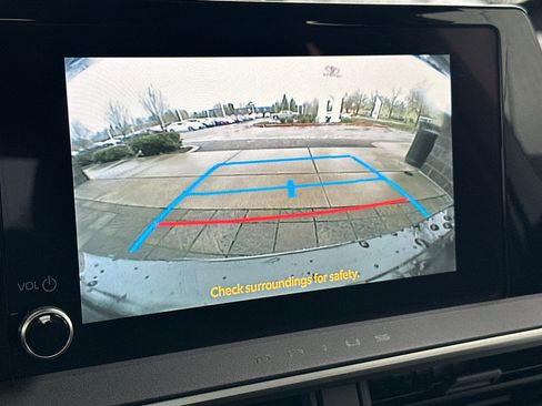 Used 2024 Toyota Prius LE image 18