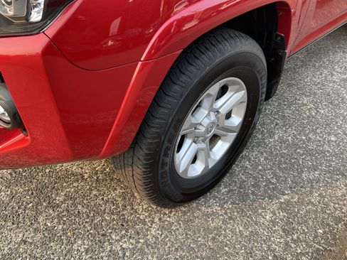 Certified 2024 Toyota 4Runner SR5 AWD/4WD image 8