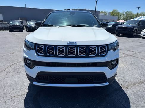 Used 2024 Jeep Compass Limited AWD/4WD image 2