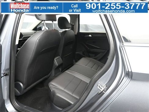Used 2024 Volkswagen Jetta SE w/ Panoramic Sunroof Package image 15