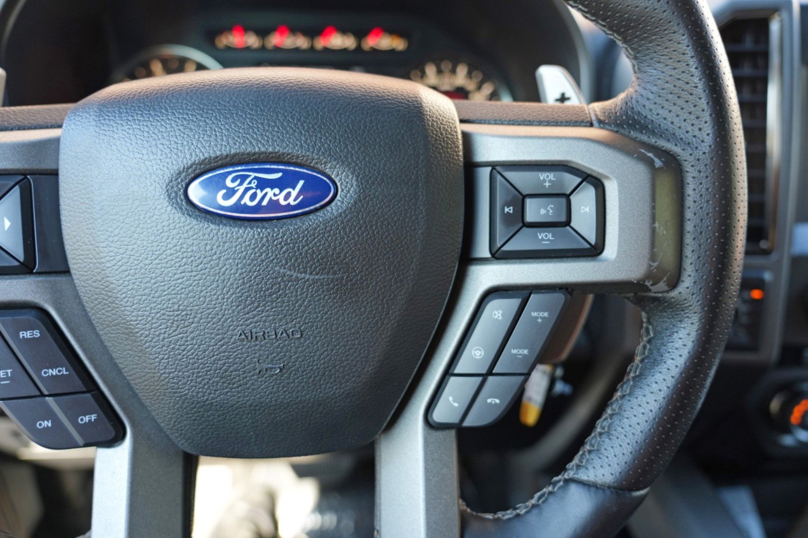 Used 2018 Ford F150 Raptor w/ Equipment Group 801A Mid AWD/4WD image 22