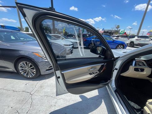 Used 2018 BMW 330i xDrive Sedan w/ Convenience Package AWD/4WD image 14