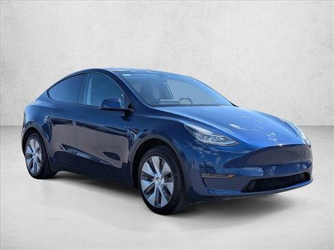 Used 2022 Tesla Model Y Long Range AWD/4WD image 3