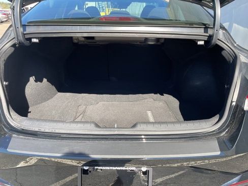 Used 2022 Hyundai Elantra SEL w/ Convenience + Premium Package image 29