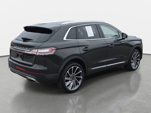 Used 2022 Lincoln Nautilus Reserve w/ Equipment Group 201A image 5