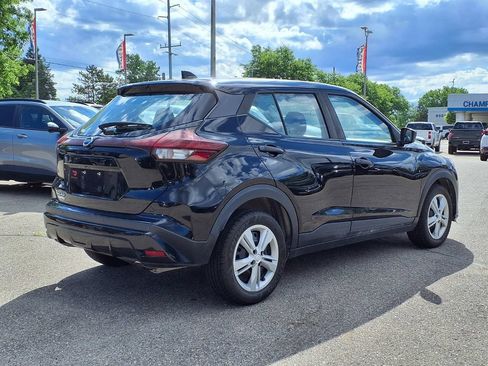 Used 2021 Nissan Kicks S FWD image 4