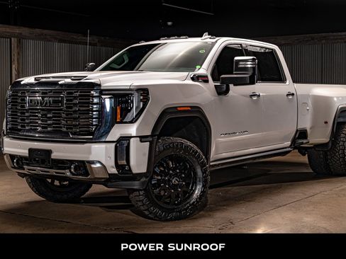 Used 2024 GMC Sierra 3500 Denali w/ Denali Reserve Package AWD/4WD image 5