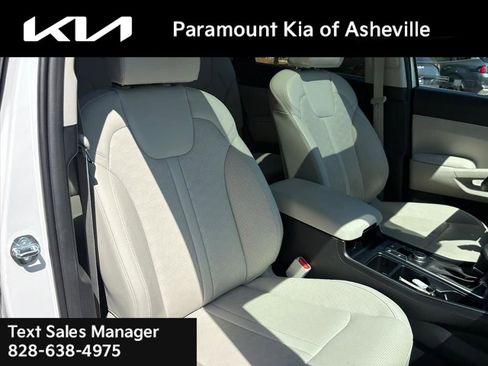 Certified 2025 Kia Sorento EX w/ Panoramic Sunroof Package AWD/4WD image 21