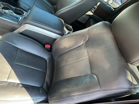 Used 2014 Ford F150 Lariat w/ Lariat Chrome Package image 11