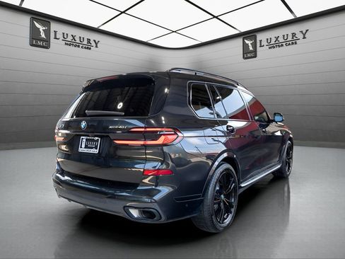 Used 2024 BMW X7 xDrive40i w/ M Sport Package AWD/4WD image 8