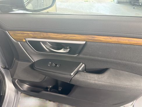Used 2017 Honda CR-V EX image 31